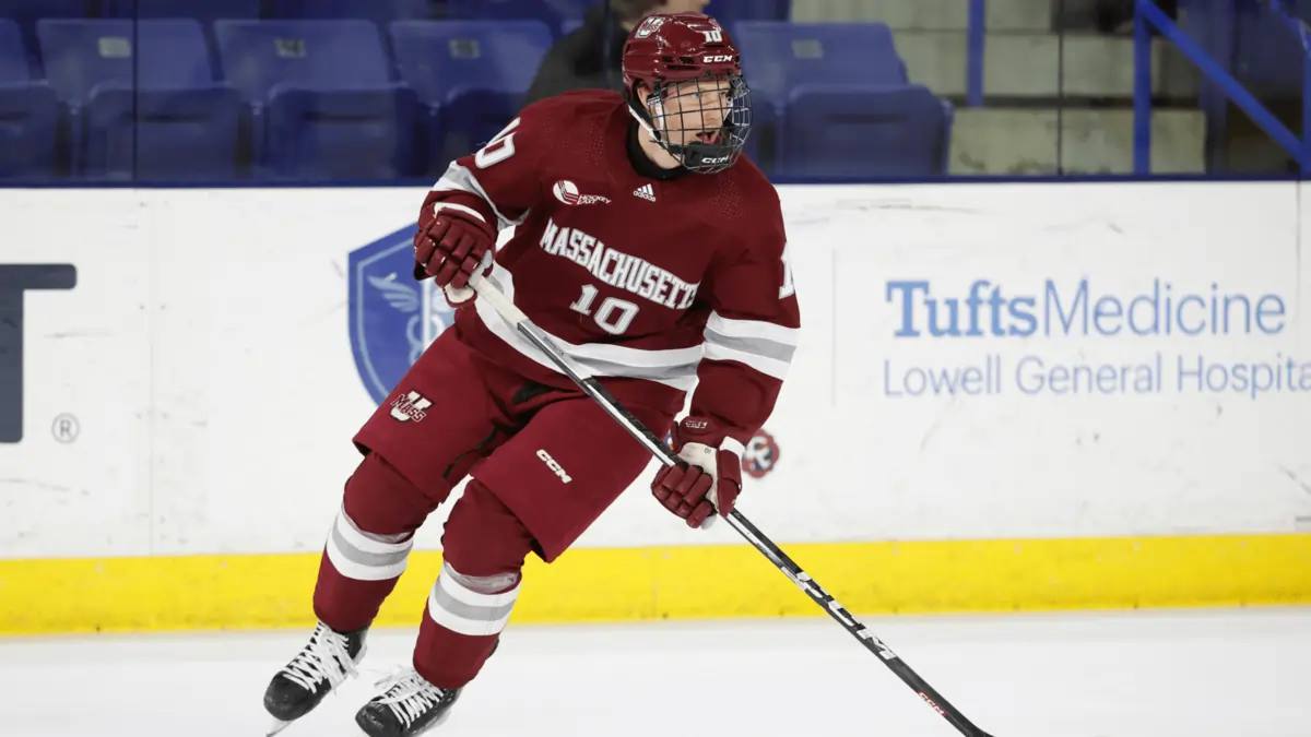 Dans Locmelis Signs Three-Year Entry-Level Contract with Bruins